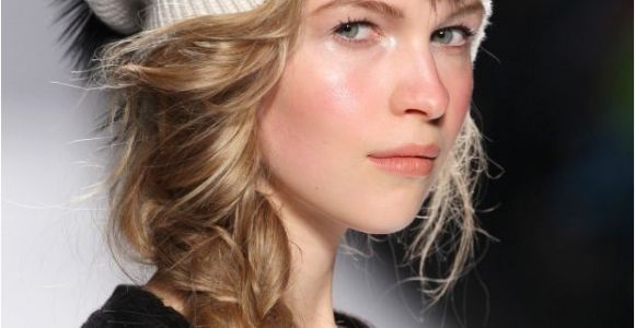 Cute Hairstyles for Hats Cute Cozy Hat Hairstyles to Try This Fall