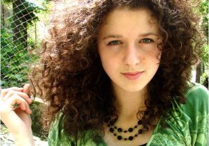 Cute Hairstyles for Thick Frizzy Hair 30 Overwhelming Cute Curly Hairstyles