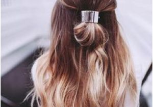 Cute Hairstyles with Jaw Clips Quick and sophisticated Hairstyle Look with Jaw Clip