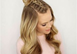 Cute Hairstyles with Your Hair Up 16 Chic top Bun Hairstyles for Summer
