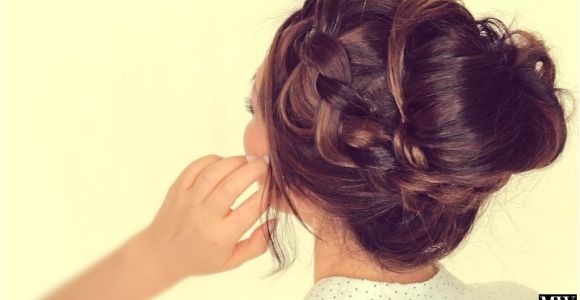 Cute Messy Bun Hairstyles for Medium Hair Second Day Hairstyles