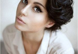 Cute Short Hairstyles for Thick Wavy Hair 20 Stylish Short Hairstyles for Women with Thick Hair