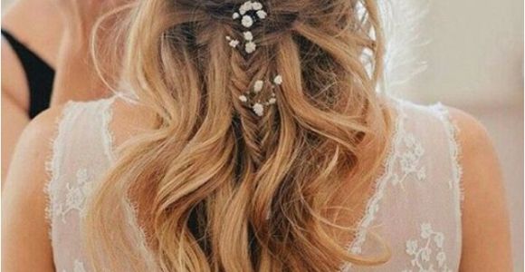 Cute Wedding Hairstyles for Bridesmaids 24 Beautiful Bridesmaid Hairstyles for Any Wedding the
