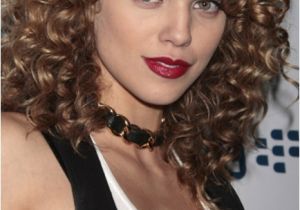 Different Hairstyles for Thick Curly Hair Hairstyles for Women who Have Thick Curly Hair