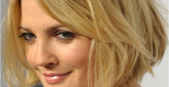 Drew Barrymore Bob Haircut Drew Barrymore S Blond Bob Hairstyle with Waves