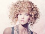 E Curly Hairstyles Capelli Corti E Ricci Voluminosi â¥ Hair Style and Tips â¥