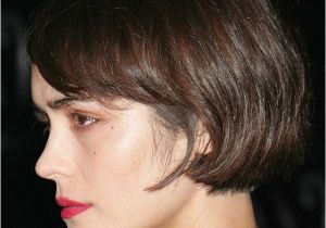 Ear Length Bob Haircut Ear Length Symmetric Bob Haircut Side Swept Bangs Provides