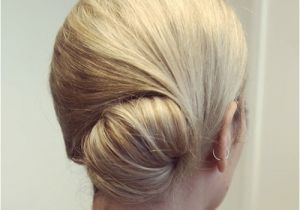 Easy Bun Hairstyles for Medium Length Hair 20 Easy Updos for Medium Hair