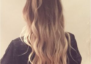 Easy Curly Hairstyles Half Up Long Wavy Half Up Half Down Style Pinterest