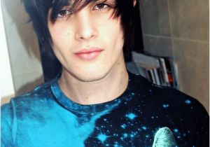 Easy Emo Hairstyles for Guys Emo Hairstyles for Trendy Guys Emo Guys Haircuts