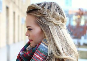 Easy Hairstyles for Vacation 5 Travel Proof Hairstyles for Long Flights