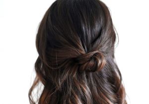 Easy Hairstyles You Can Do In Five Minutes 5 Minute Fice Friendly Hairstyles Diy Beauty Tips