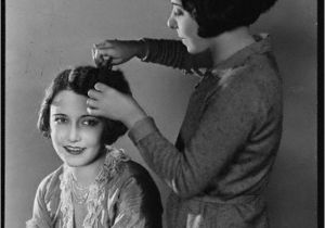 Easy to Do 1930s Hairstyles Easily Identify the Key Trend Of the 30 S Hairstyles Were Wave