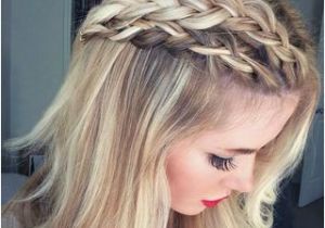 Easy to Do Hairstyles for New Years Retro Hair – Day 3 Hair Diary Barefoot Blonde