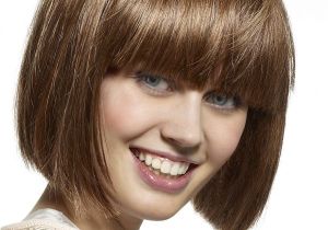 Easy to Handle Hairstyles Easy to Handle Blunt Cut Bob Hairstyle with Bangs