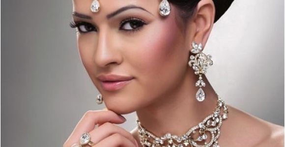 Ethnic Wedding Hairstyles 27 Indian Wedding Hairstyles for An Ultimate Traditional
