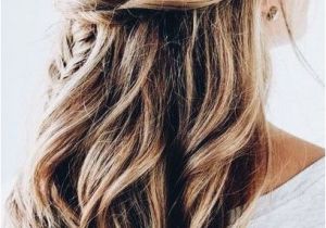 Everyday Hairstyles Wavy Hair the Ultimate Hairstyle Handbook Everyday Hairstyles for the Everyday