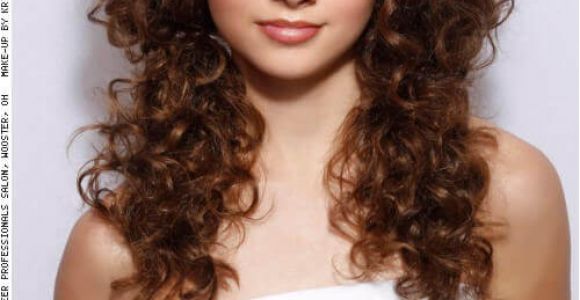 Fun Hairstyles for Long Curly Hair 24 Fun & Cute Long Hairstyles for Summer