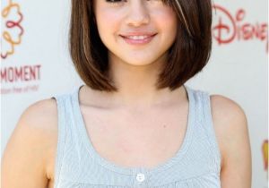 Girls with Bob Haircuts Hollywood Teen Celebrity Selena Gomez Hairstyles for Girls