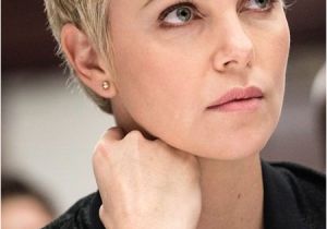 Haircuts Queensway Charlize theron Pixie Haarschnitt Charlize Haarschnitt Pixie