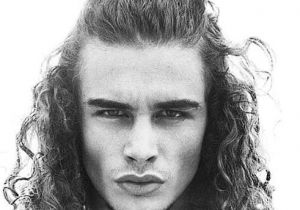Hairstyle for Curly Long Hair Male Man Bun Hairstyle Guide for Curly Hair Men Man Bun Hairstyle