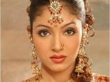 Hairstyle for Women In Indian Wedding Indian Wedding Hairstyles and Bridal Makeup