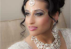 Hairstyle In Indian Wedding Indian Bridal Makeup Wear Hairstyles Dresses Jewellery