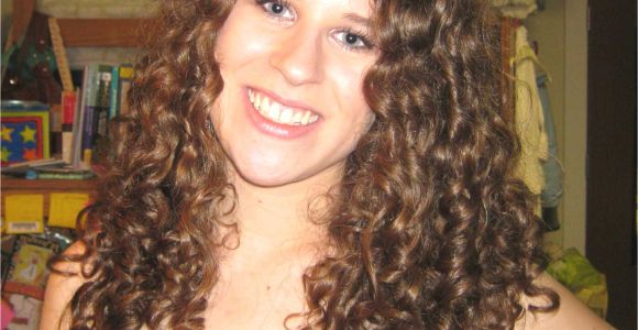 Hairstyles for Curly Hair and Over 50 the 10 Medium Hairstyles for Curly Hair Over 50 Emaytch