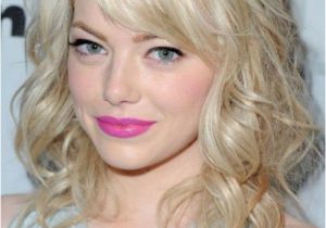 Hairstyles for Curly Hair and Straight Emma Stone S Great Straight and Adorable Curly Bo with Bangs 2017