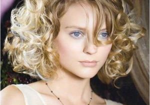 Hairstyles for Curly Hair Women Round Face 50 Most Flattering Hairstyles for Round Faces Fave