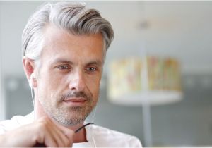 Hairstyles for Men In their forties Great Haircuts for Men In their 40s