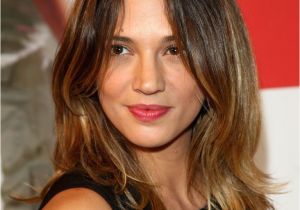 Hairstyles for Round Face Long Nose 16 Flattering Haircuts for Long Face Shapes