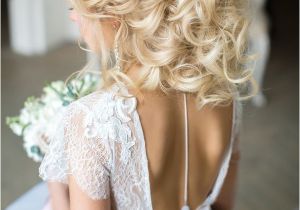 Hairstyles for Wedding Gowns Hairstyles for Open Back Dresses