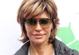 Hairstyles for Women who Wear Glasses 34 Gorgeous Short Haircuts for Women Over 50