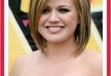 Hairstyles for Women with Fat Faces Long Wavy Haircuts and Hair Styles for Round Faces 9gag