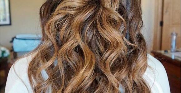 Hairstyles Half Up 2019 36 Amazing Graduation Hairstyles for Your Special Day
