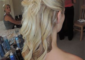 Hairstyles to Keep Hair Down Carrie S Bridal Hair Half Up Half Down Hairbymissy