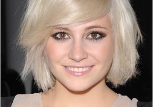 Hairstyles with Bangs for Round Faces 2019 Layered Bob and Side Swept Bangs Hair In 2019 Pinterest