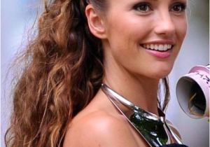 Hairstyles with Curls and Headband Minka Kelly Curly Hairstyle Braided Headband and Long Natural