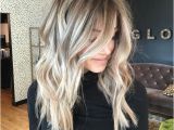 Hairstyles without Dying Roots Modne Odcienie Blondu Od Platyny Po Truskawkowy Blond