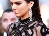 Half Up Celebrity Hairstyles the Plete Evolution Of Kendall Jenner S Hair