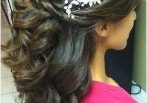 Half Up Half Down Hairstyles Indian Wedding I Like This but with the Bottom In More Of A Bun or A Bunch Of Curls