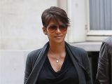 Halle Berry Bob Haircut Haircut Of the Week Halle Berry S New Side Swept Almost