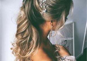 How to Do Wedding Hairstyles for Long Hair Wedding Hairstyle for Long Hair How to Make It