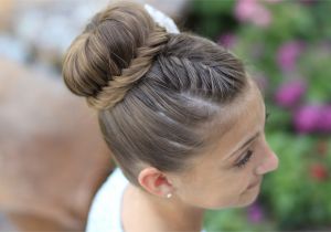 How to Make A Cute Hairstyle How to Create A Lace Fishtail Bun