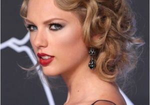 How to Style A Bob Haircut for A Night Out Taylor Swift Hairstyles Flapper Inspired Hairstyle for