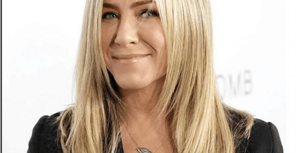 Jennifer Aniston Hairstyles and Colors Jennifer Aniston S Best Hairstyles Over the Years