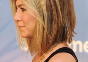 Jennifer Aniston Hairstyles for 2019 Jennifer Aniston Long Bob Side View I Like the Length In Both