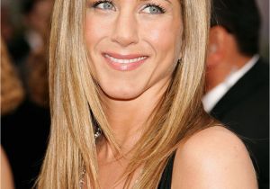 Jennifer Aniston Rachel Hairstyles Jennifer Aniston S Hair From the Rachel to Her Signature Do