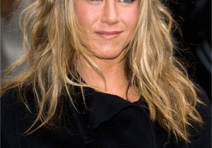 Jennifer Aniston Rachel Hairstyles Jennifer Aniston S Hair From the Rachel to Her Signature Do